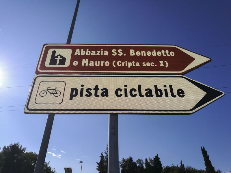 Ciclabile-del-Tronto-cartelli-stradali