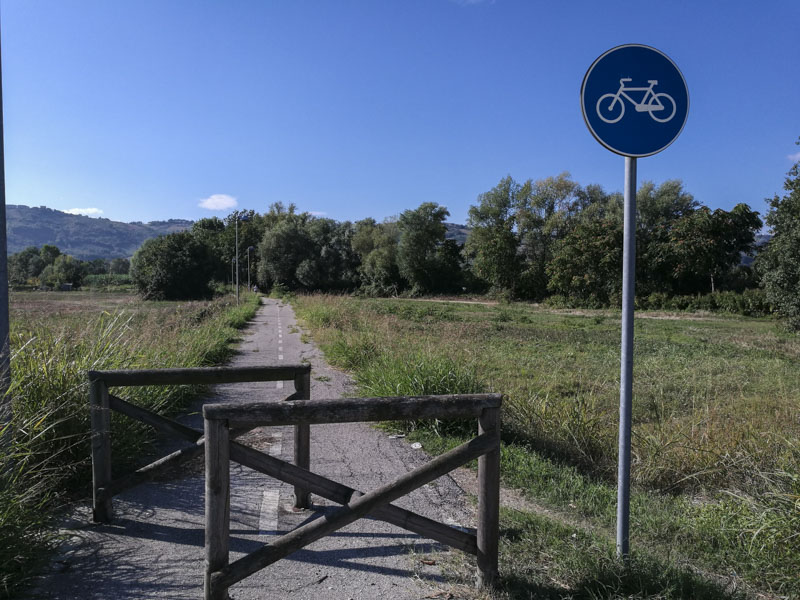 Ciclabile-del-Tronto-panorama