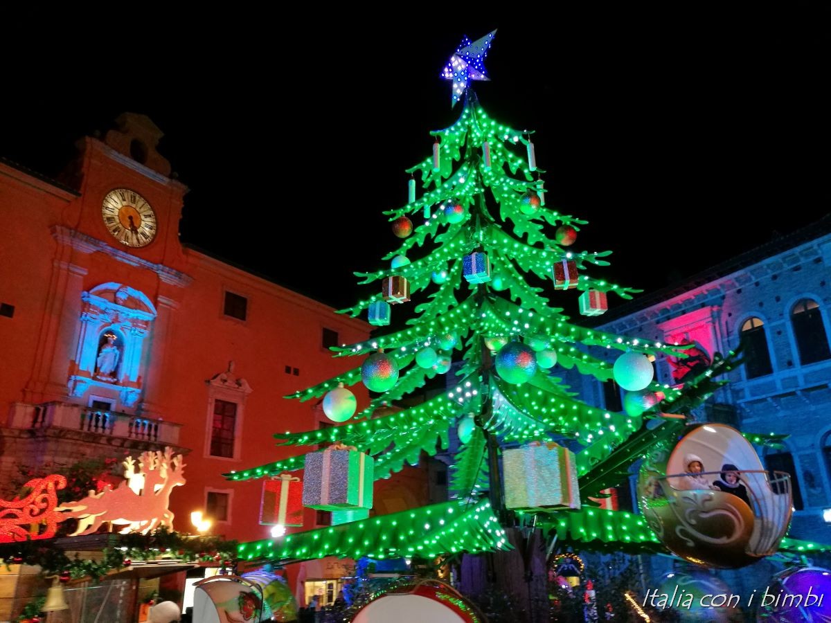 Fermo Magica - albero di Natale