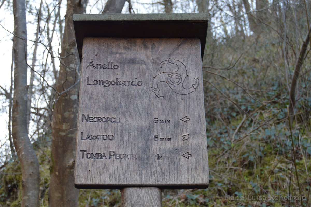 ingresso del sentiero archeologico di Castel Trosino