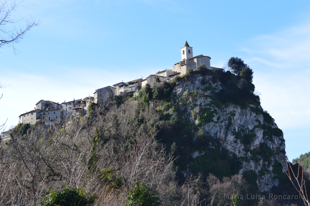 la rupe di Castel Trosino