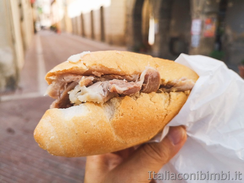 Campli- panino con la porchetta