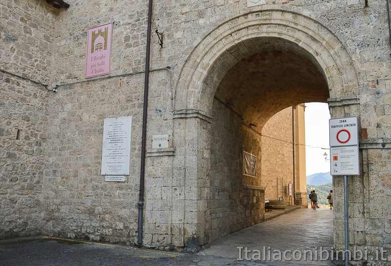 Civitella del Tronto- porta Napoli