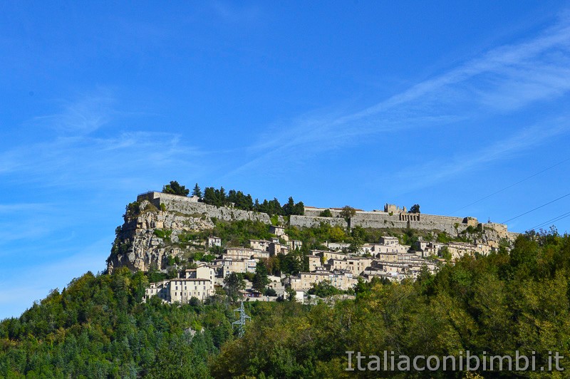 Civitella del Tronto- vista del paese