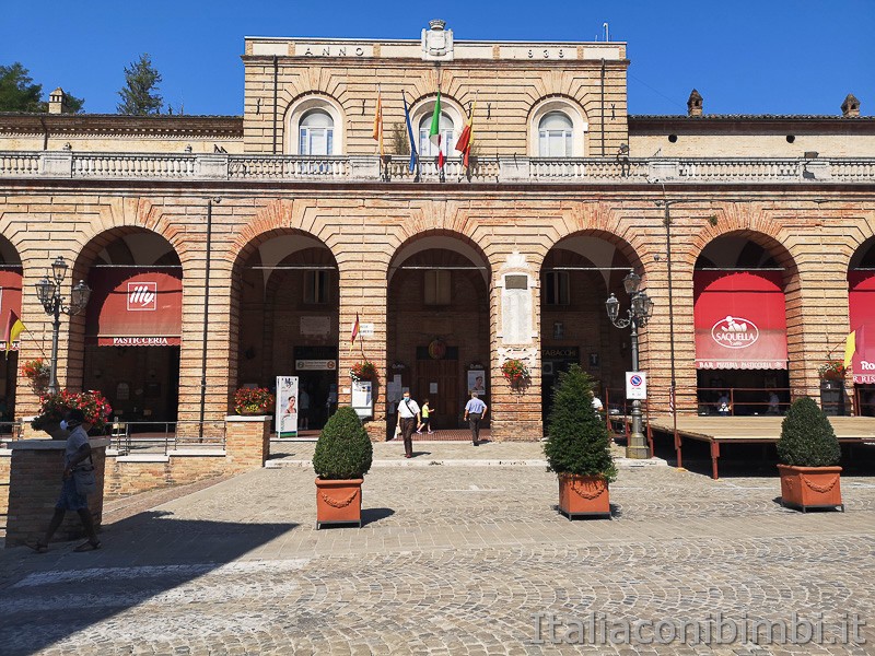 Amandola-Piazza-Risorgimento-